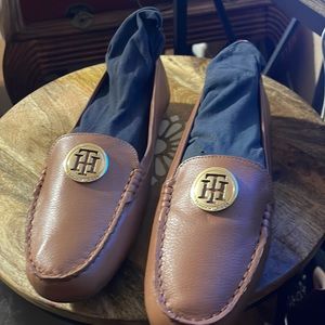 Size 11 brown Tommy Hilfiger’s gold accents slip in shoes